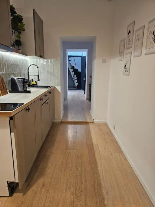 Heart Of City Center 4Br 2Bath 10 Pers Bukarest Exteriör bild