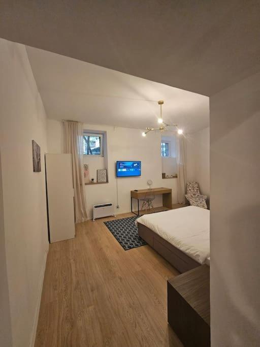 Heart Of City Center 4Br 2Bath 10 Pers Bukarest Exteriör bild